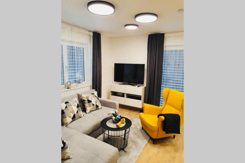 Leon Apartment Neu! Gemuetlichkeit An Erster Stelle リンツ エクステリア 写真