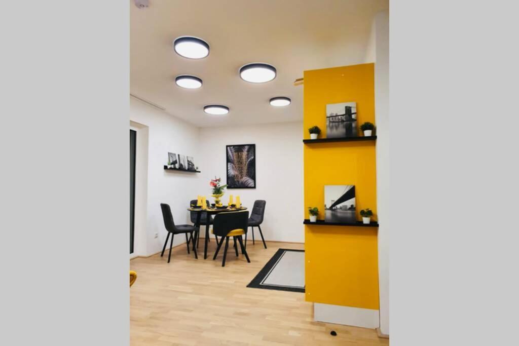 Leon Apartment Neu! Gemuetlichkeit An Erster Stelle リンツ エクステリア 写真